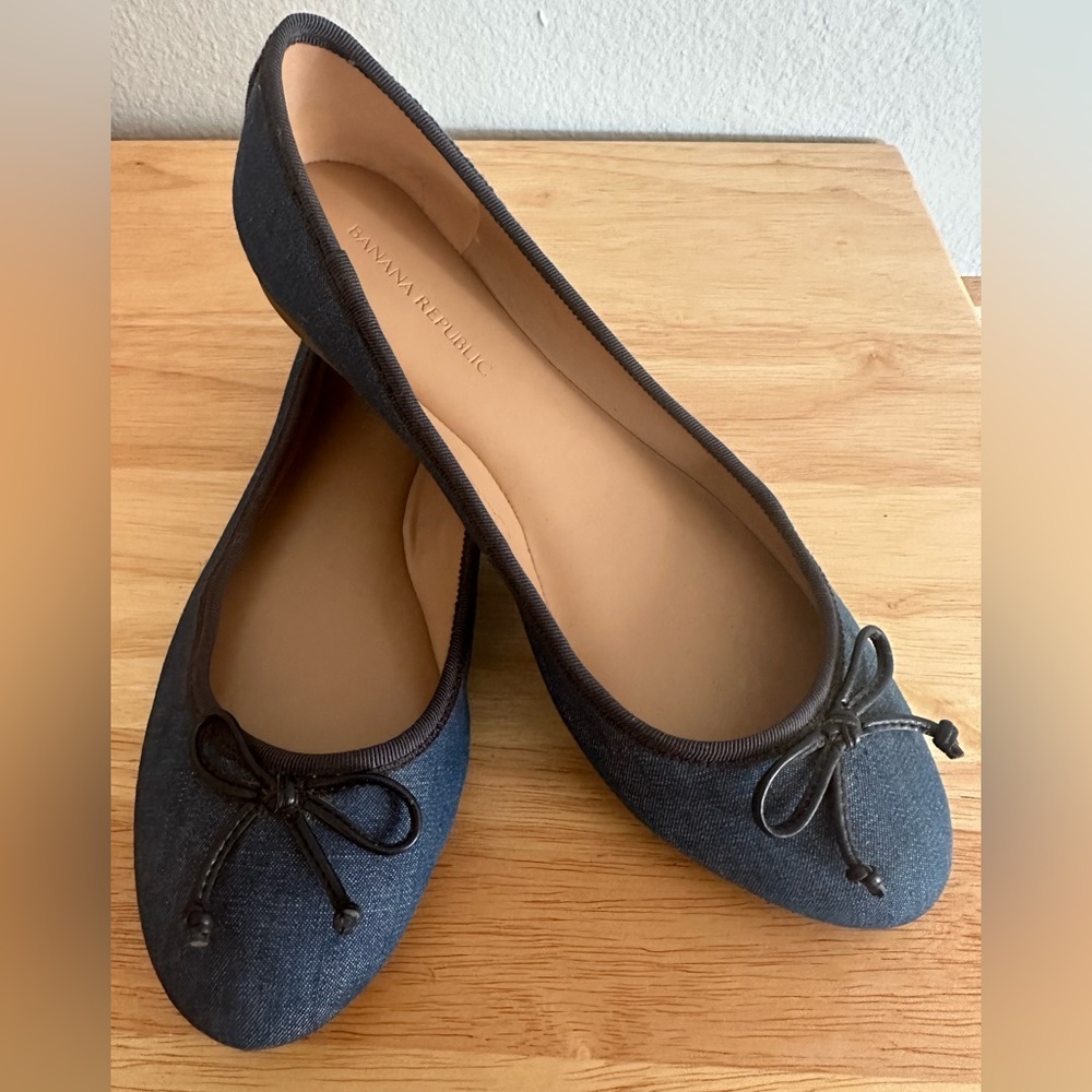 Banana Republic Ballet Flats